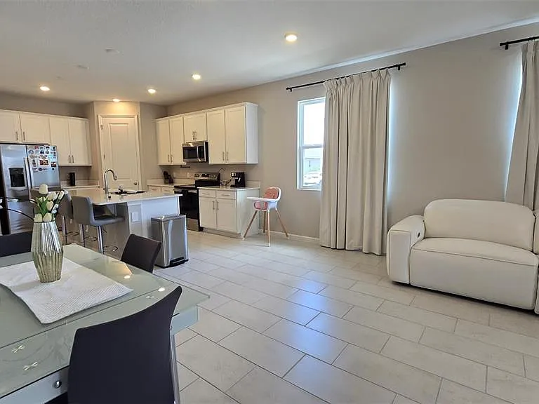 802 Ballantyne Dr — Photo 5