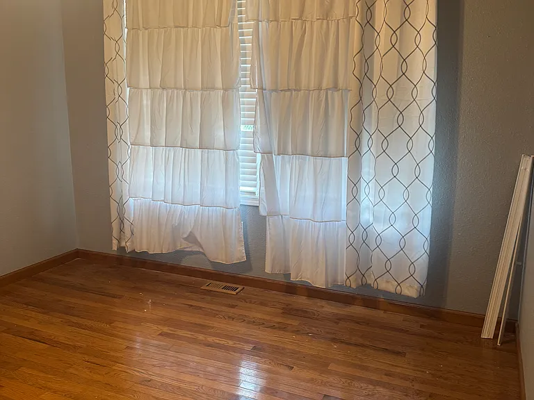 13916 Radford Ln — Photo 24