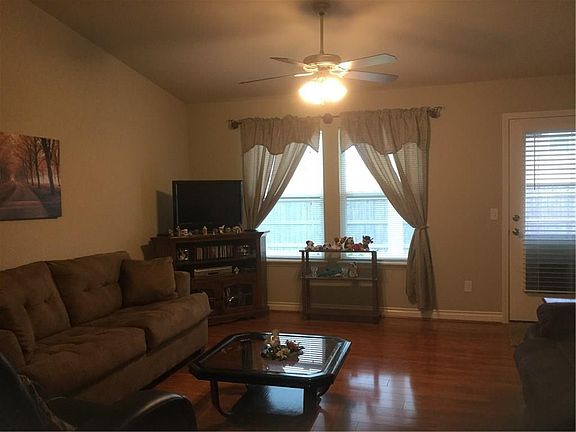 4th image of 15208 Stillwind Dr