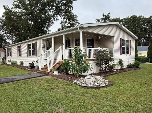 8 Bayberry Ln, Elmer, NJ 08318