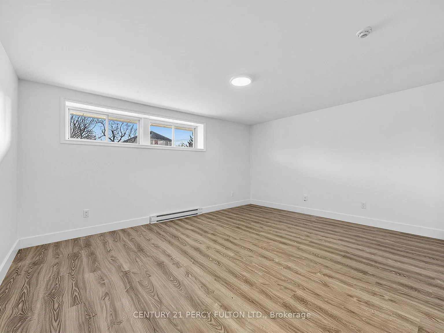 3 bed, $2,495 — Photo 4