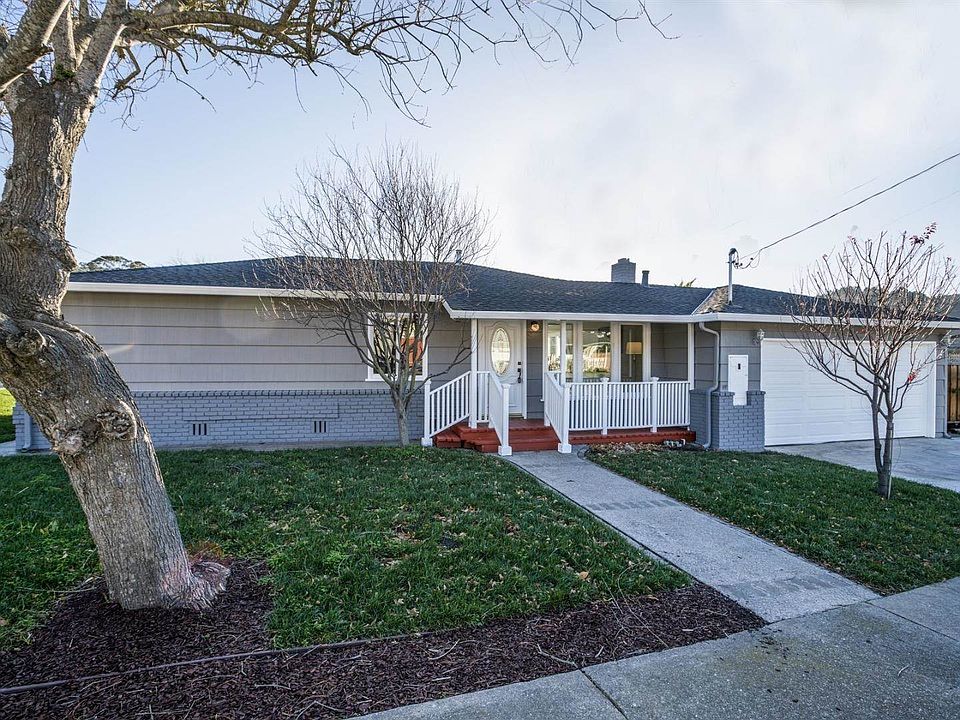 1st image of 890 Crespi Dr