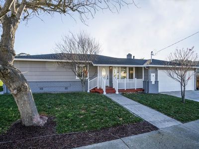 890 Crespi Dr, Pacifica, CA, 94044