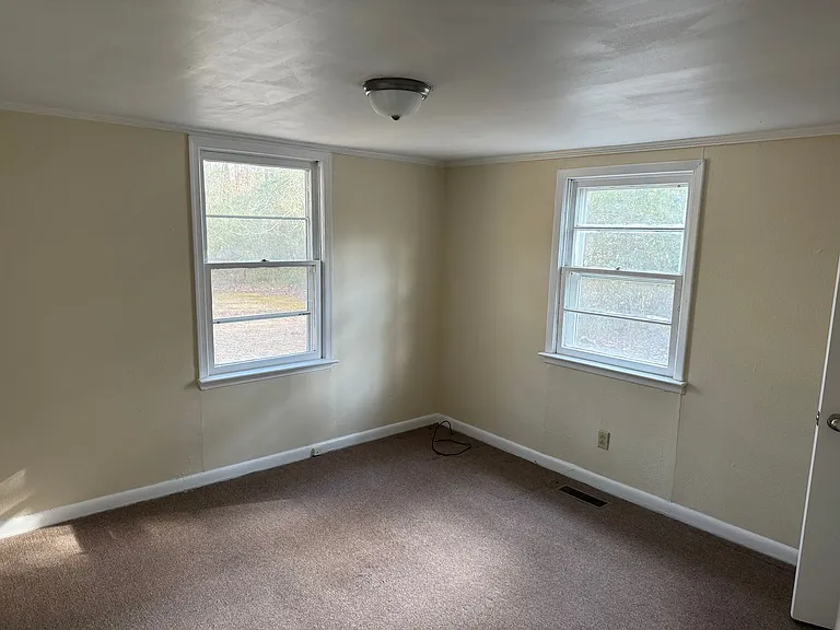 101 Hines Ave — Photo 5