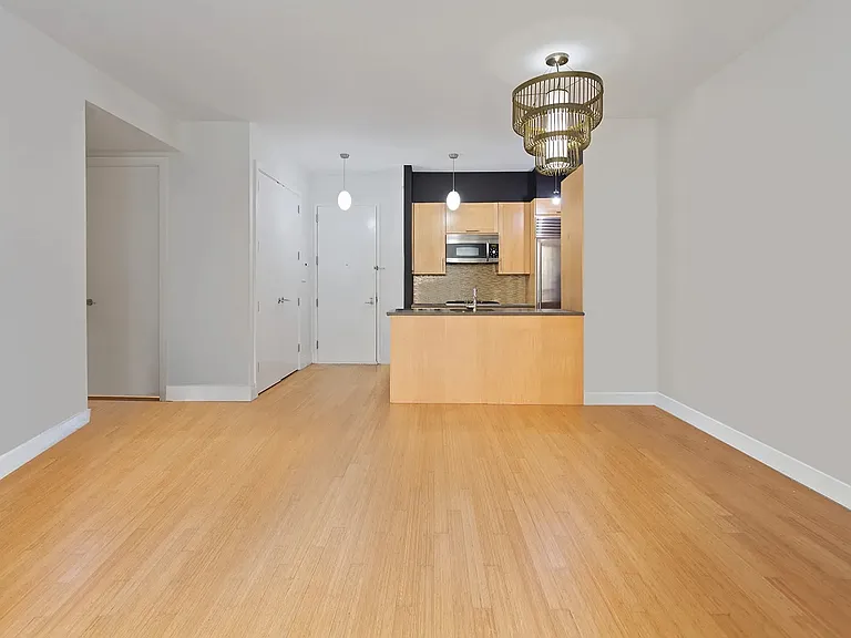 545 W 110th St #3C — Photo 3