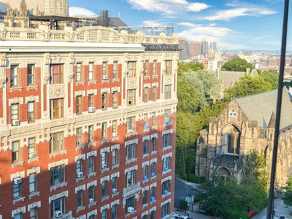 2nd image of 504 Cathedral Pkwy #11E