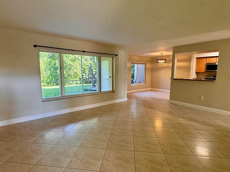 815 W Boynton Beach Blvd #10-105 — Photo 6