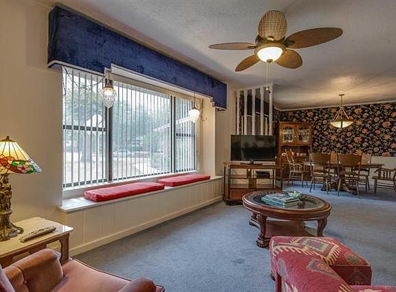 3rd image of 7087 Brooks Ave