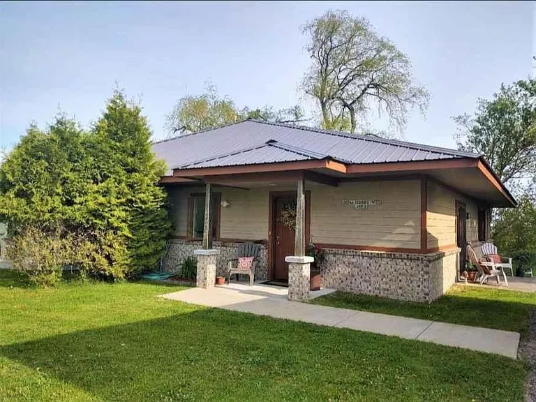 20766 Cedar St #B — Photo 1