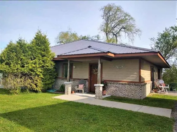 20766 Cedar St APT B, Onaway, MI 49765