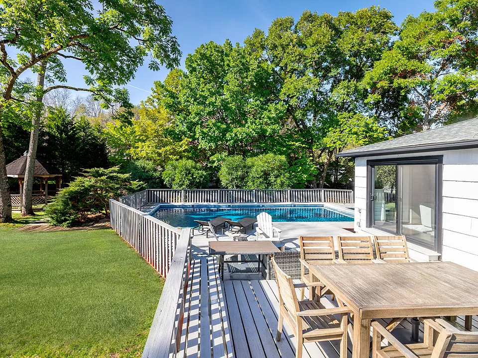 137 N Sea Mecox Rd
