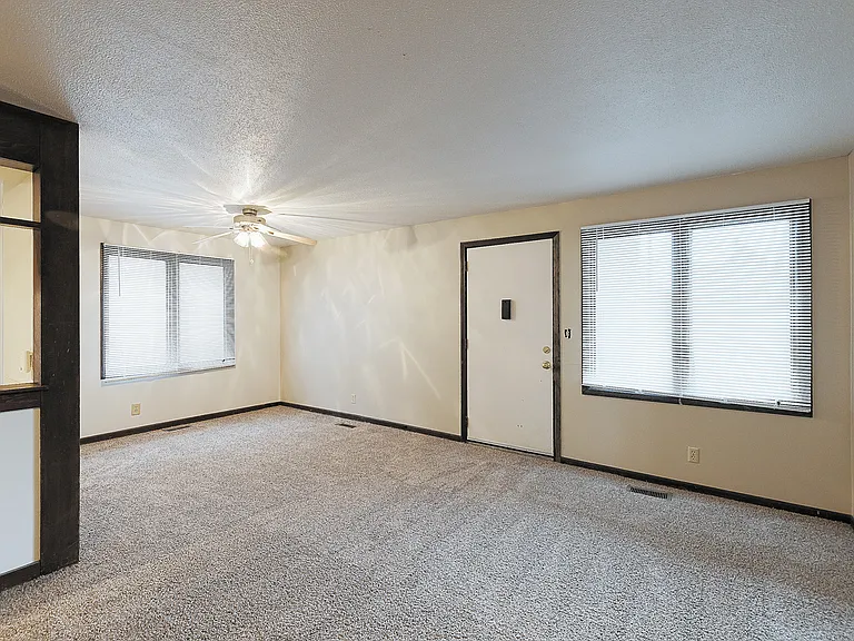 1110 F St #5 — Photo 3