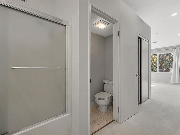 5th image of 6985 Rodling Dr