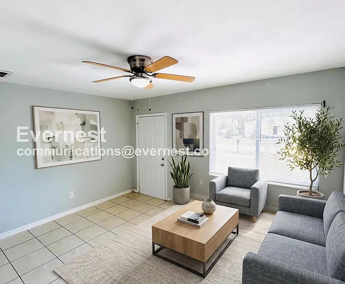 3019 W Meadow St — Photo 3
