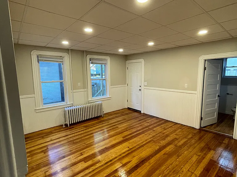 517 Cottage St #1 — Photo 2