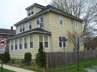 29 Ford St, Glen Cove, NY 11542