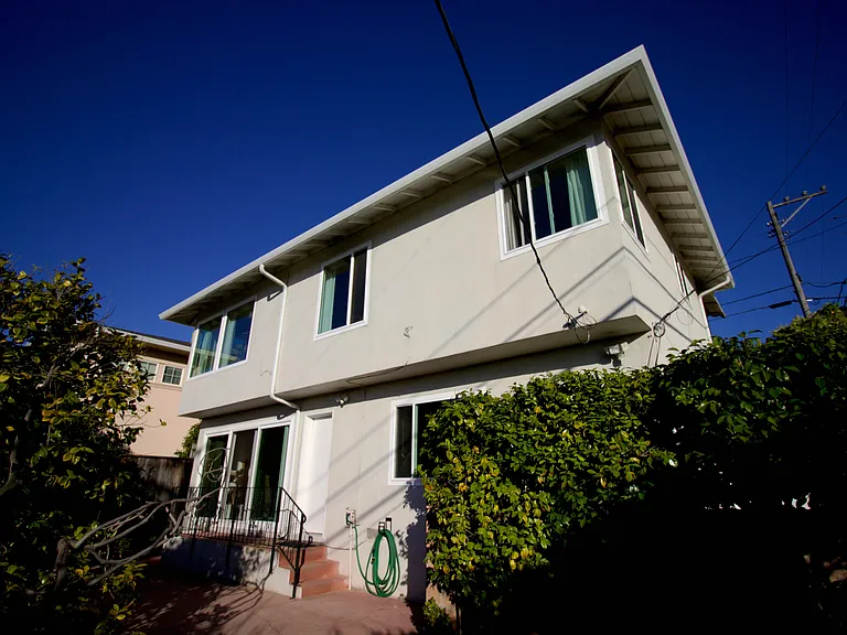 209 Malcolm Ave — Photo 3
