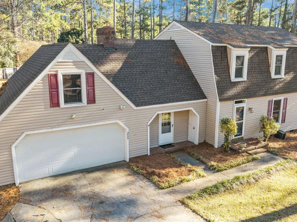 215 Canterbury Rd, Southern Pines, NC 28387