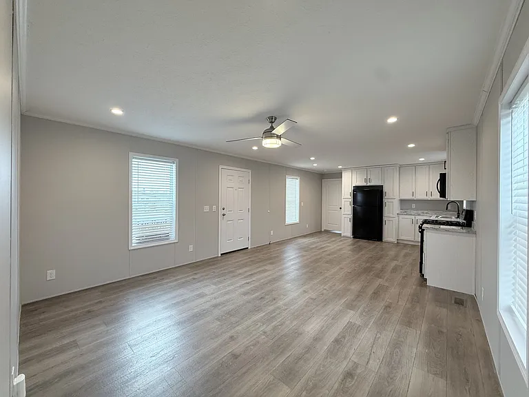 29800 Guilford Cir #161 — Photo 2