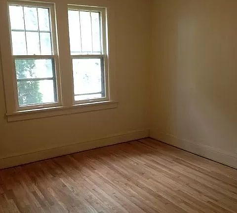 4th image of 2523 36th Ave N