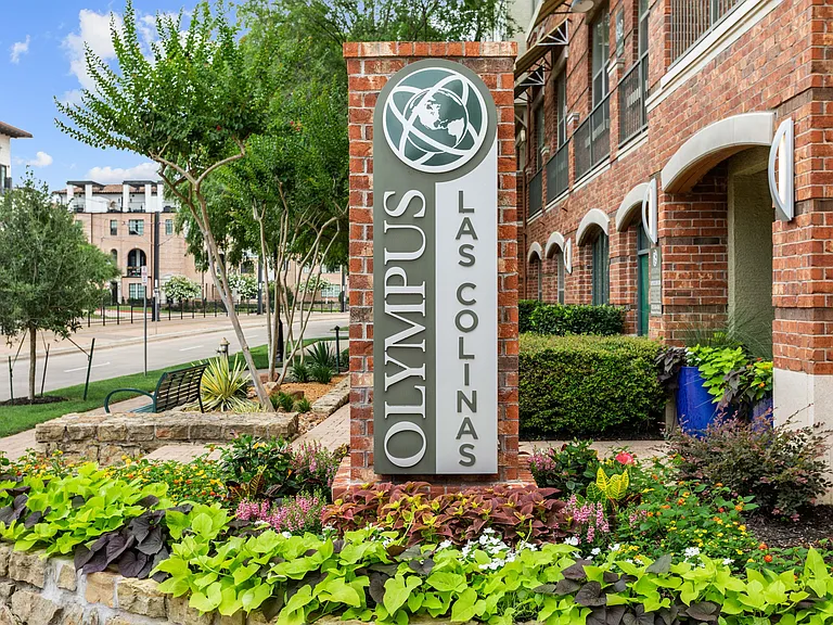 Olympus Las Colinas — Photo 61