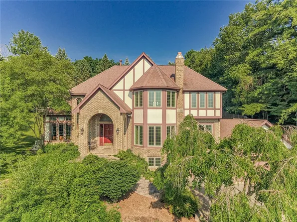 262 Hidden Brook Trl, Victor, NY 14564