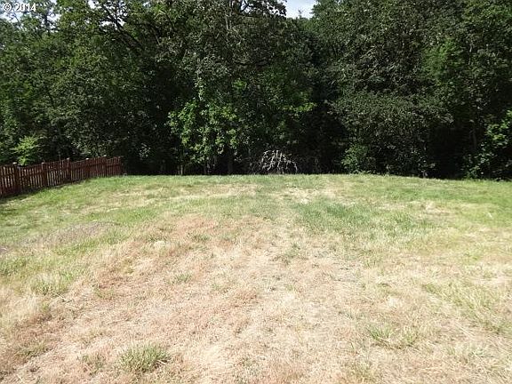 2nd image of 354 Winchester Creek Ave
