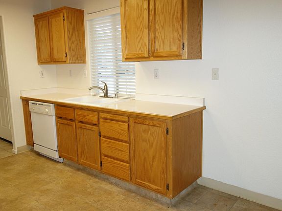 5th image of 436 Morales Ct