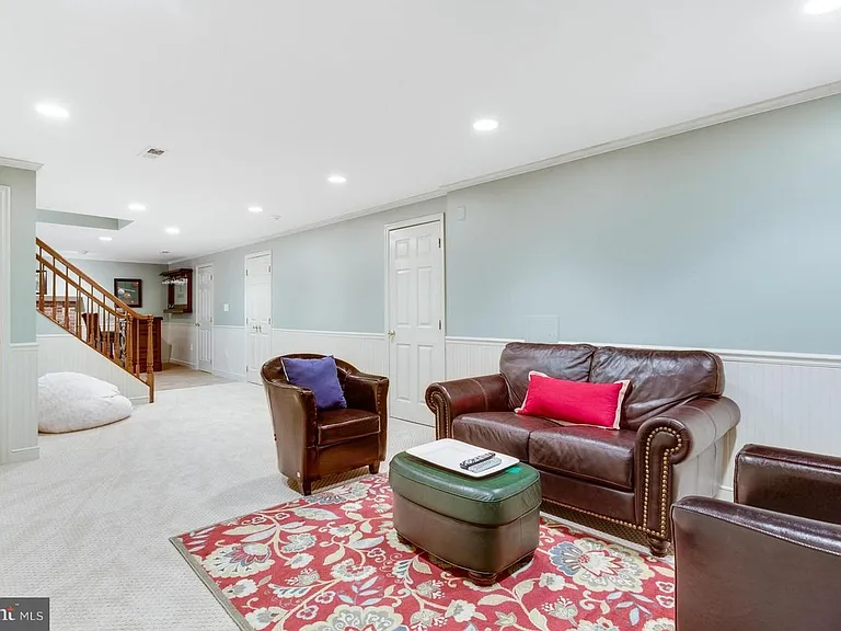 1207 Artnauman Ct — Photo 36