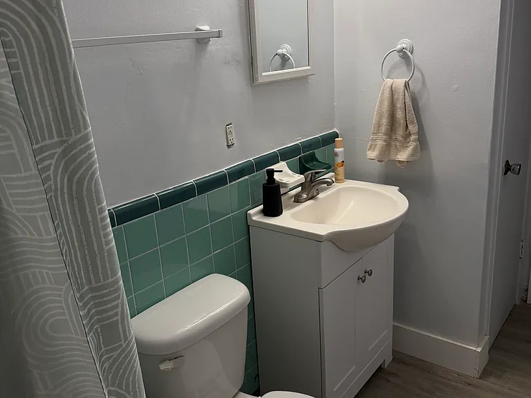 3445 NW 8th Ave — Photo 7
