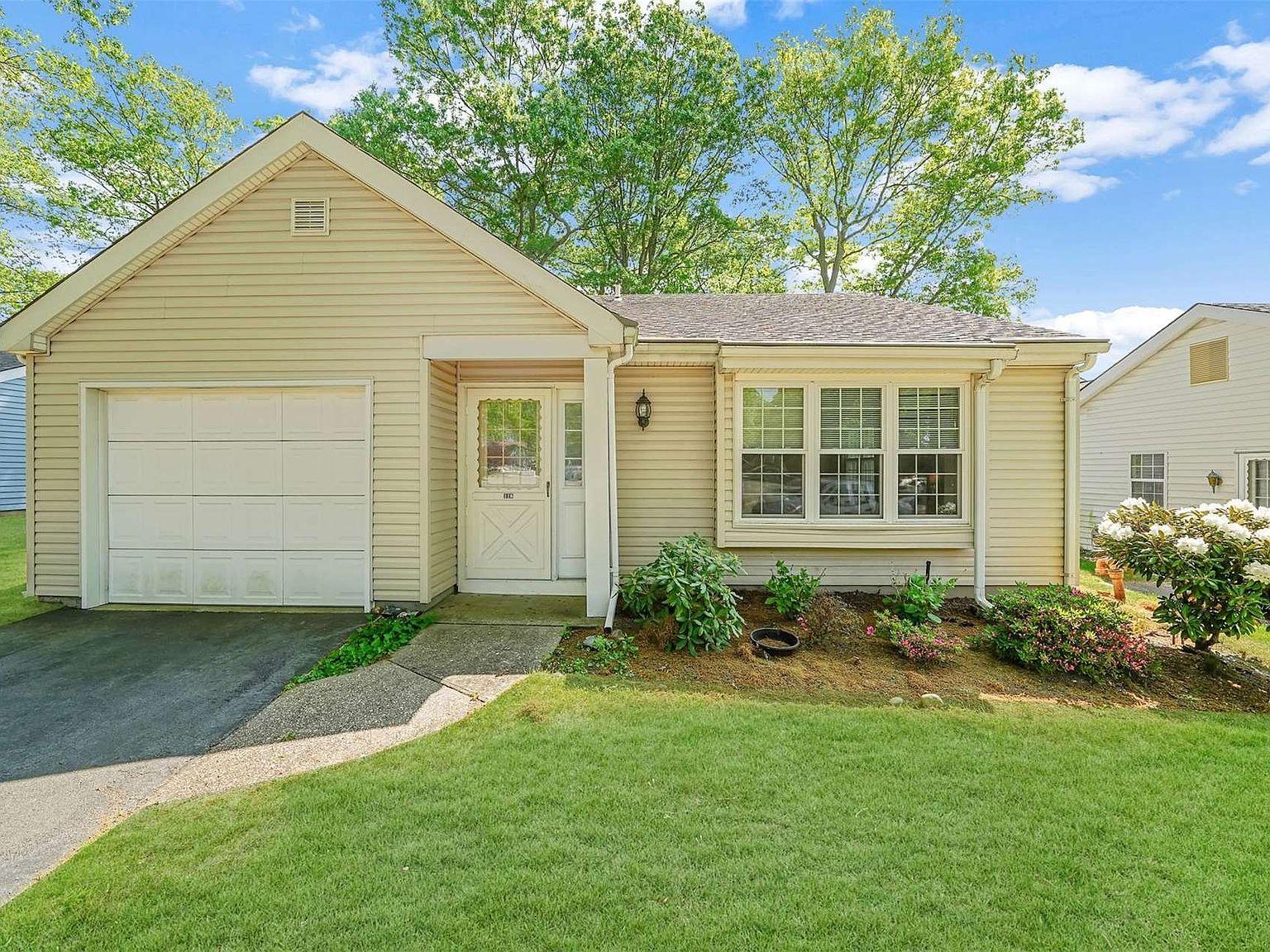 116 Sheffield Drive UNIT 116, Ridge, NY 11961 Zillow