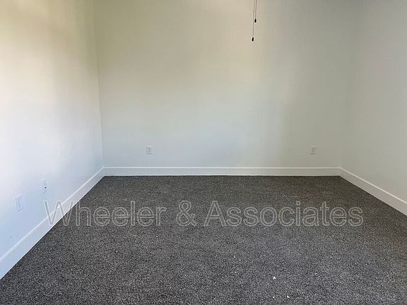 4th image of 314 E 38th St