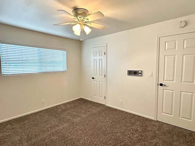 393 Magnolia Ave — Photo 11