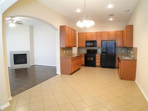 5th image of 1013 Sweet Pine Dr