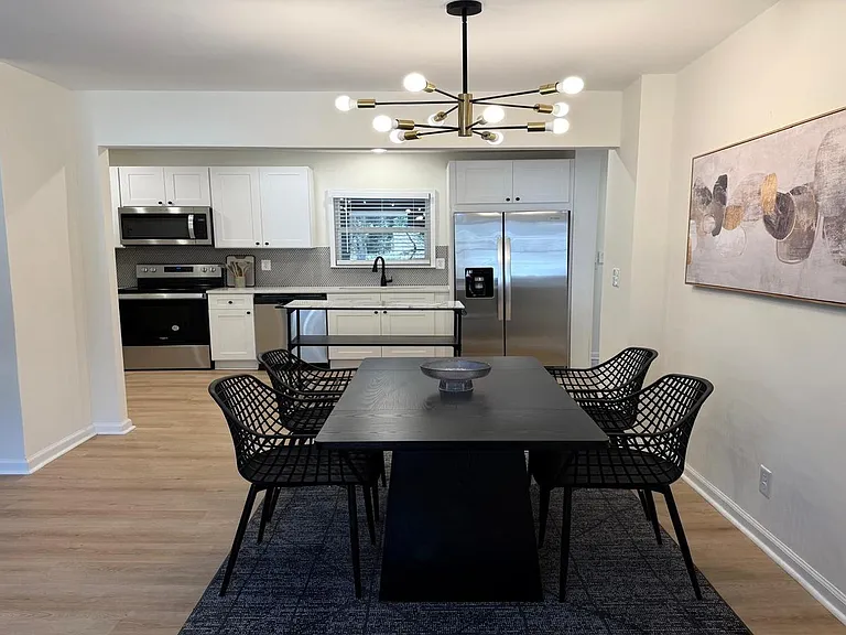Venetian Dr SW — Photo 6