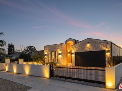 4029 East Blvd, Los Angeles, CA, 90066