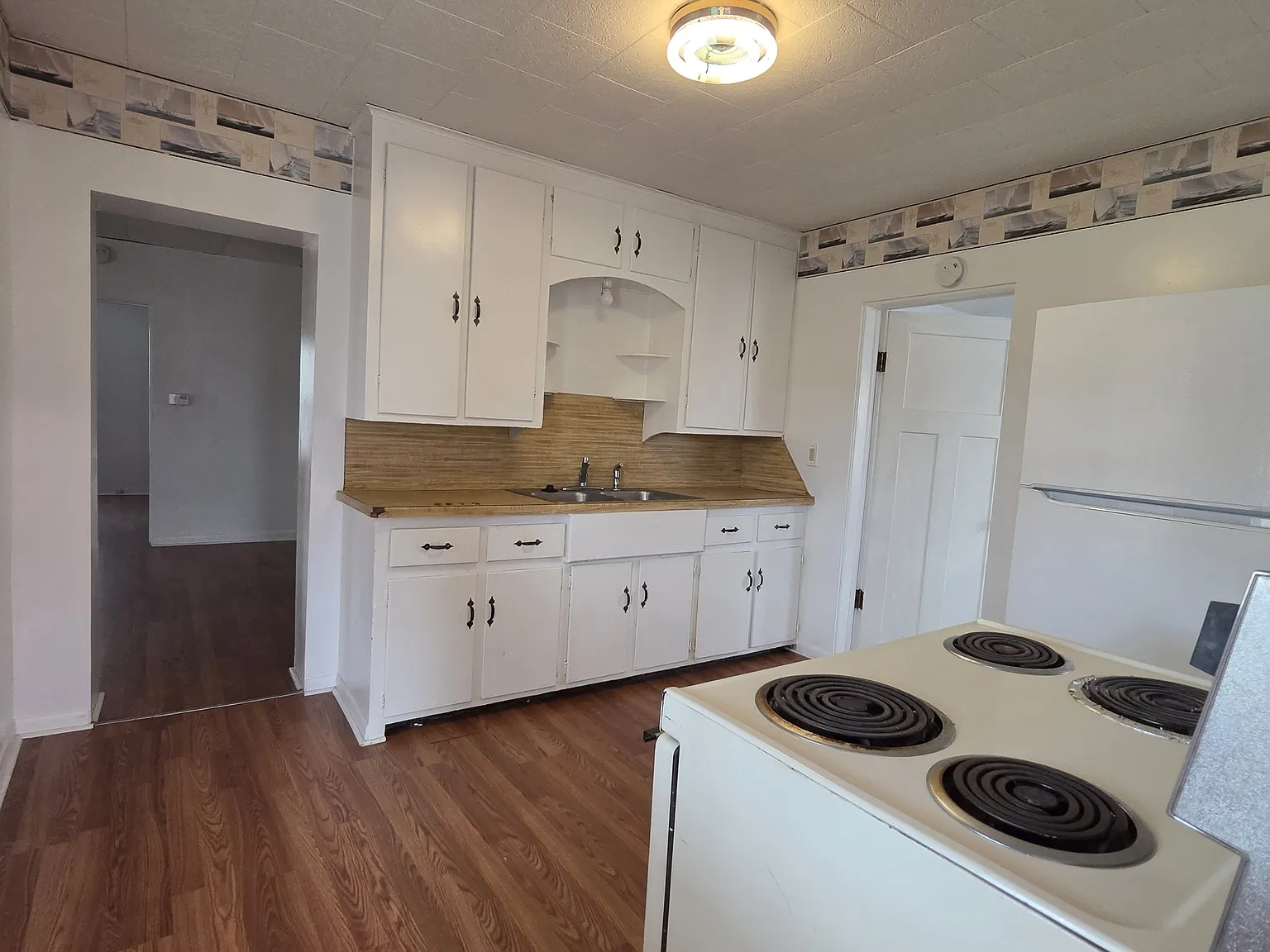 114 E River St — Photo 4