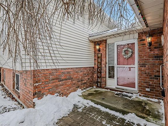 4th image of 13 Ridgeway Ave