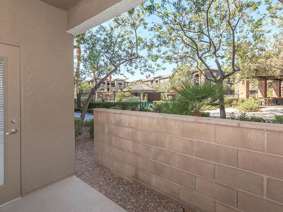 1c1 757 SQFT 1 Bed 1 Bath