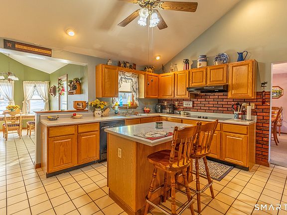 5th image of 57 Summer Street