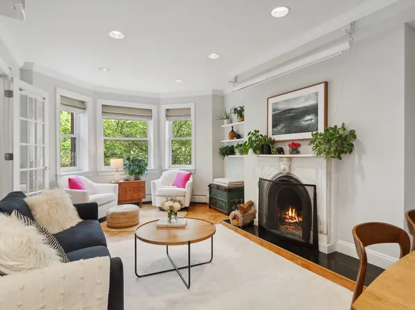 561 5th Street image 1 of 12