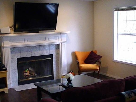 18' x 14' Living Room