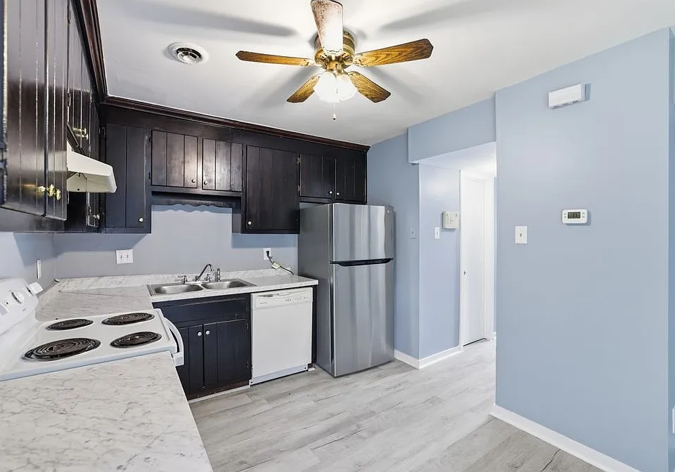 222 Knightsmanor Ct