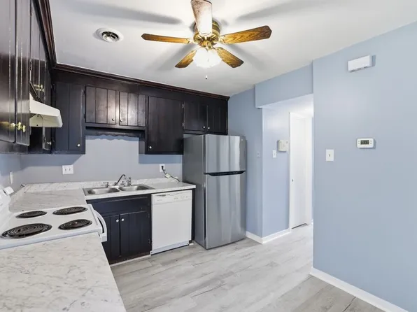 222 Knightsmanor Ct, Richmond, VA 23227