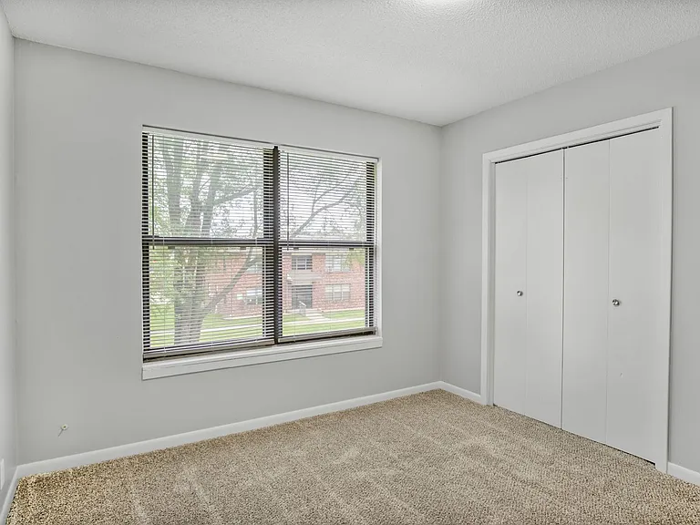 Hillside Apartments — Photo 30