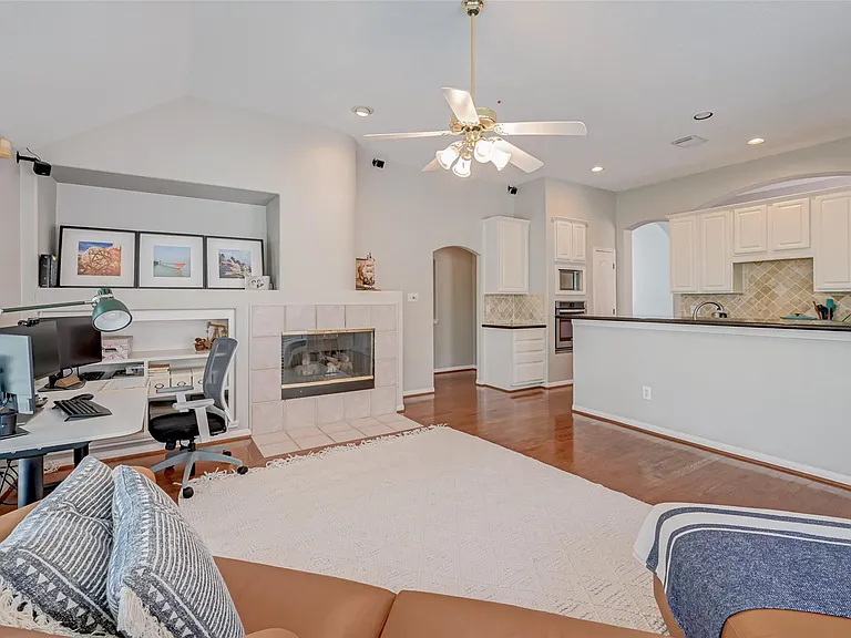 1107 Parkhaven Ln — Photo 10