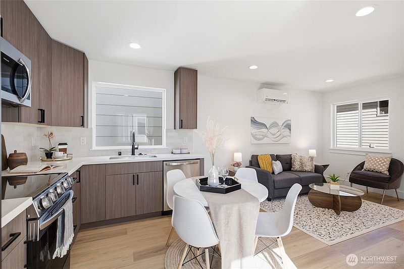 4th image of 9323 Marcus Avenue S #B