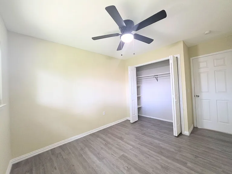 5931 Autumn Lake — Photo 24