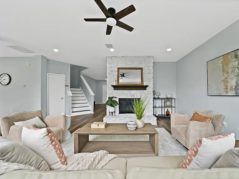 137 Heritage Dr — Photo 13