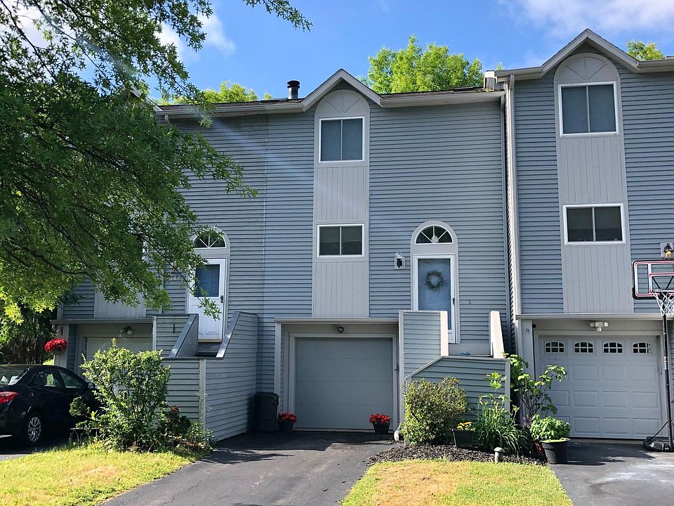 1st image of 140 Iron Oak Cir